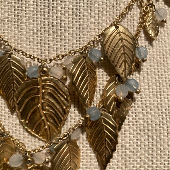 Avon Two Strand Leaf Necklace - Picture 3 of 3